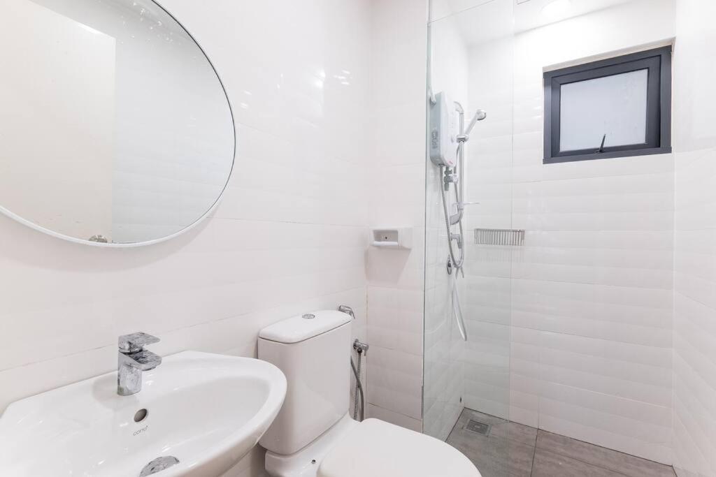Apartment New! French Style 3br 8pax Mytown Sunway Velocity *