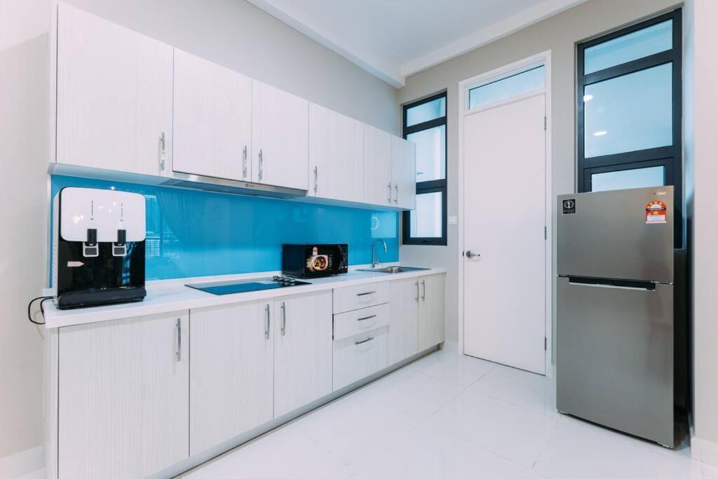 New! French Style 3br 8pax Mytown Sunway Velocity Apartment Kuala Lumpur