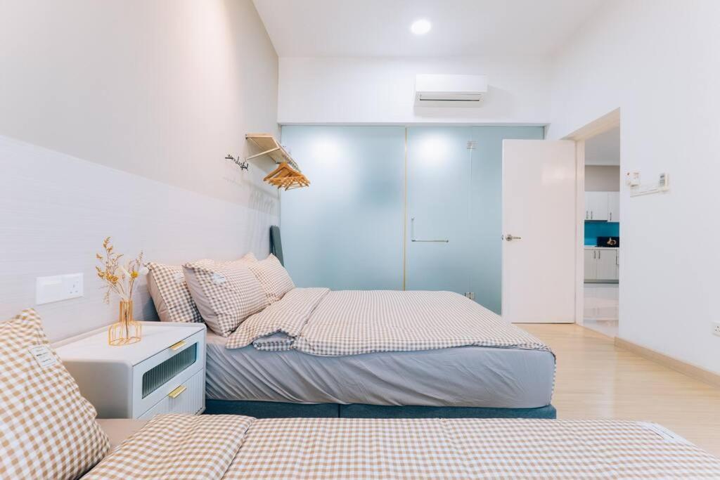 New! French Style 3br 8pax Mytown Sunway Velocity Apartment Kuala Lumpur