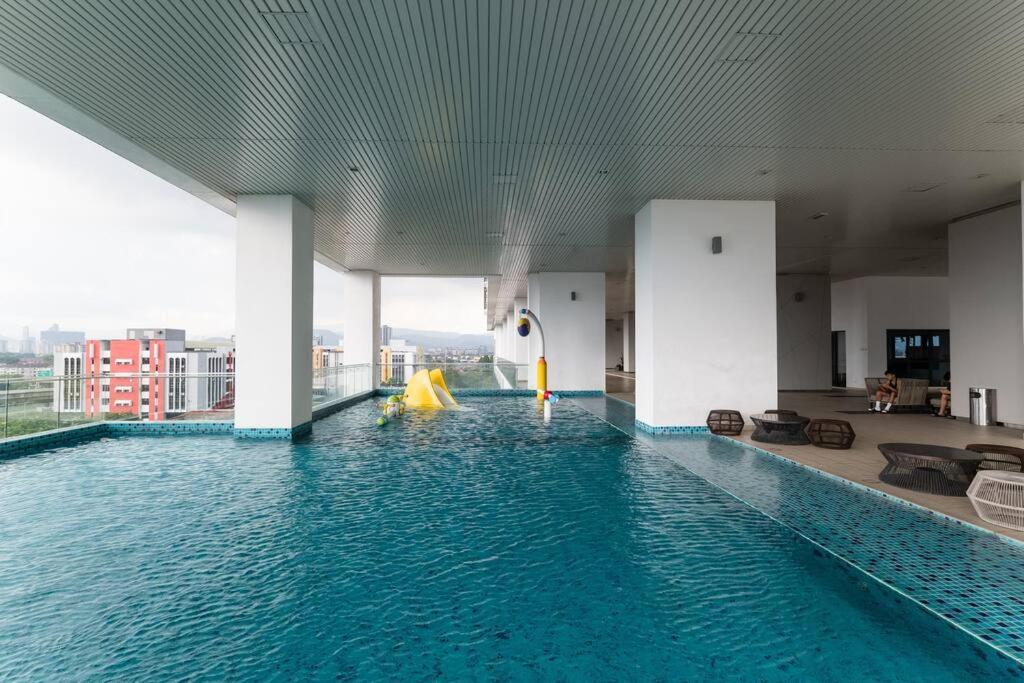 New! French Style 3br 8pax Mytown Sunway Velocity *